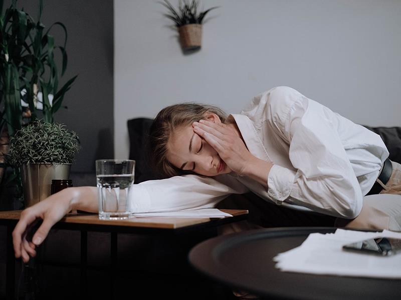 Depresyon Tedavisi ve Tükenmişlik Sendromu: Sürekli Yorgunluk Psikolojik Olabilir mi?